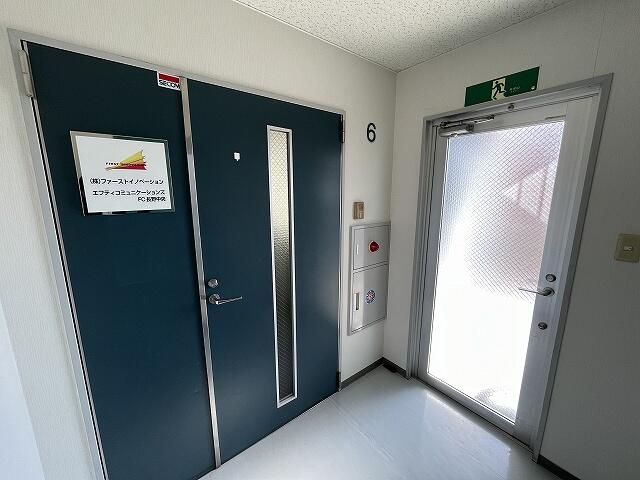 Ragorin Building Commercial Office/Shop for Rent in Nagano - Thumbnail 2