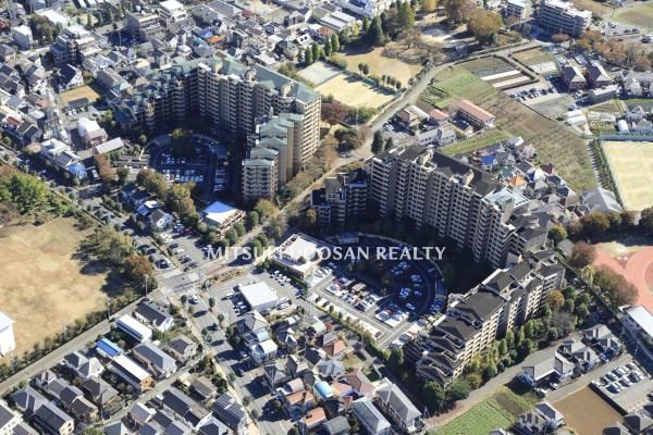 4LDK Apartment for Sale in Kunitachi, Tokyo - Thumbnail 2
