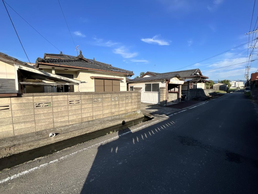 8LDK House for Sale in Yatsushiro, Kumamoto with Large Land - Thumbnail 2