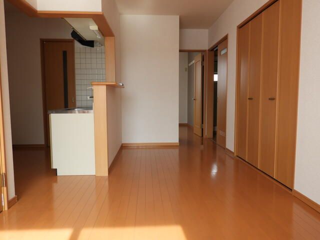 1LDK Apartment for Rent in Ōsaki City, Miyagi - Famiru K Ichibankan - Thumbnail 3
