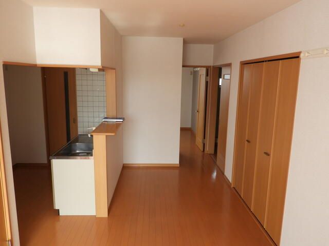 1LDK Apartment for Rent in Ōsaki City, Miyagi - Famiru K Ichibankan - Thumbnail 2