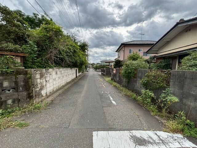 Corner Lot House with Rebuild Potential in Chikusei, Ibaraki - Main Image