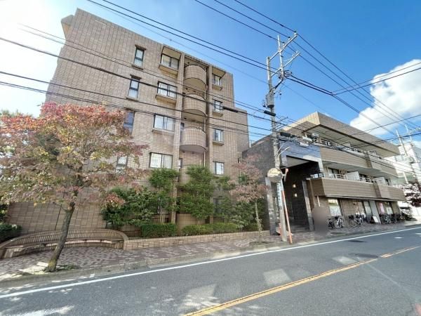 Grace Court Seijo 3LDK Apartment for Sale in Chofu, Tokyo - Thumbnail 2