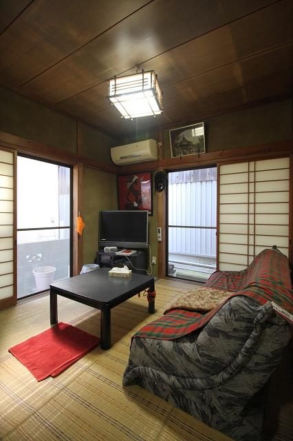 Showa Retro House with Traditional Features in Matsuyama - Image 22