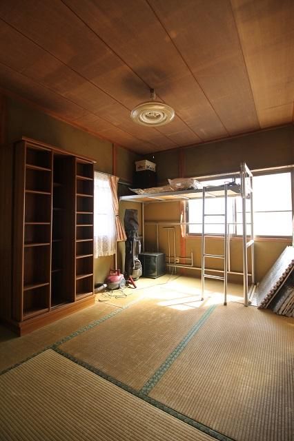 Showa Retro House with Traditional Features in Matsuyama - Image 22