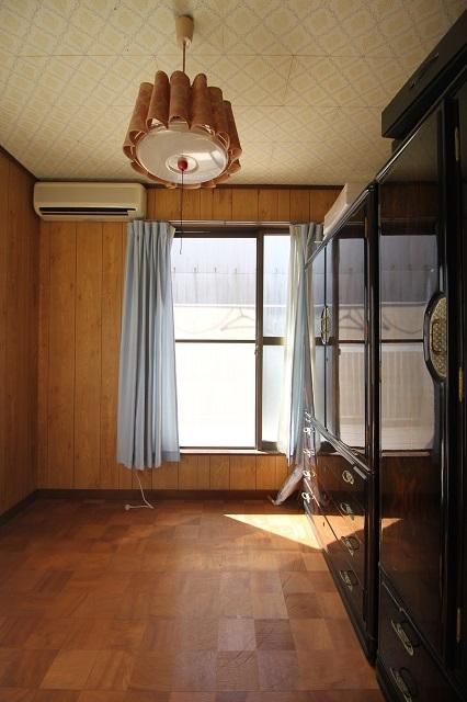 Showa Retro House with Traditional Features in Matsuyama - Image 22