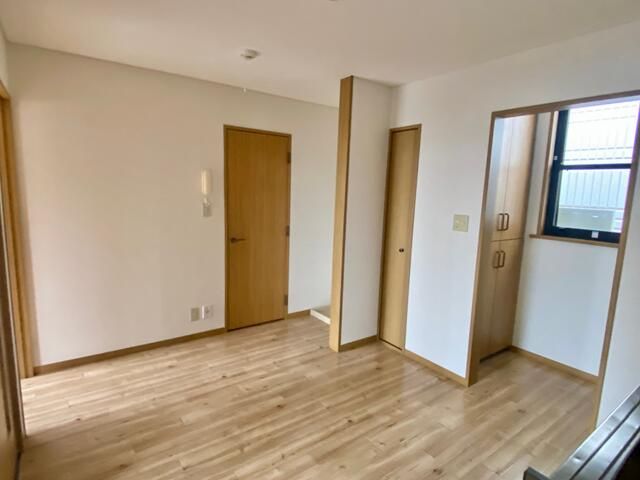 2DK Apartment for Rent in Kamakura, Kanagawa - 39.74 sqm - Thumbnail 3