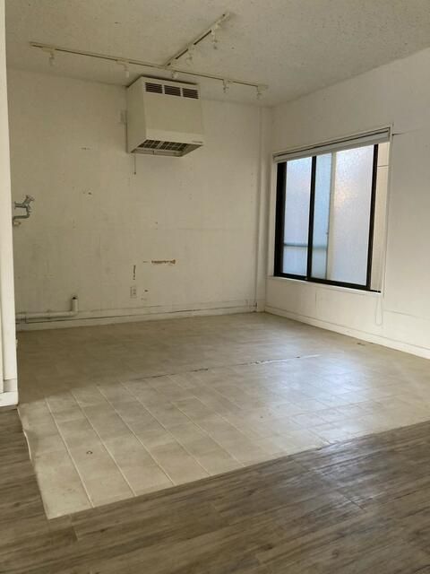 Commercial Space for Rent in Setagaya, Tokyo - 37.22 sqm - Thumbnail 3
