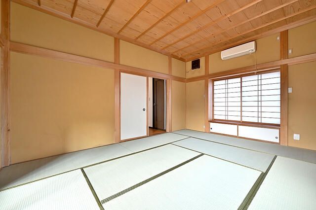 1995 Wooden House with Large Garden in Niigata's Nishikan Ward - Thumbnail 2