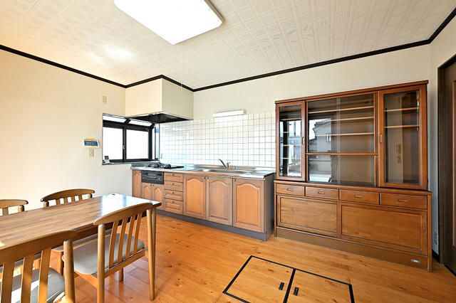 1995 Wooden House with Large Garden in Niigata's Nishikan Ward - Thumbnail 4