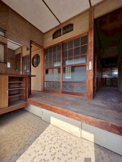 8DK Wooden House for Sale on Large Plot in Hanyu, Saitama - Thumbnail 3