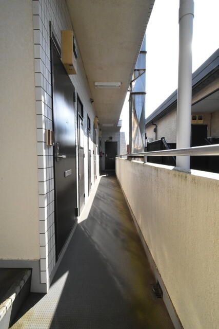 Compact 1R Apartment for Rent near Takano-dai Station, Kodaira - Thumbnail 4