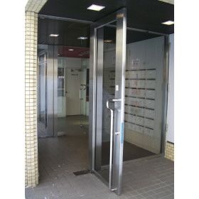 Sapporo Chuo-ku Apartment near Nishi 18-chome Station for Rent - Thumbnail 2