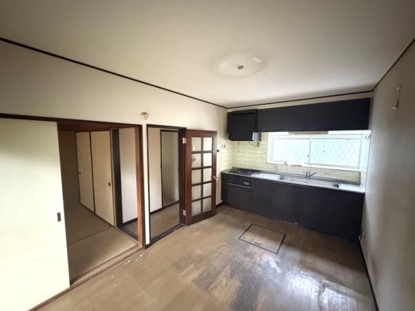 4DK Detached House for Sale in Yokohama Sakae Ward - Thumbnail 2