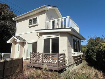 A beautiful house with an open balcony overlooking the Pacific Ocean from a hilltop: Villas, Real Estate, Properties for Sale, Hometown Information Center: Nationwide Country Living Property Data — Image 1, Kashima, Ibaraki