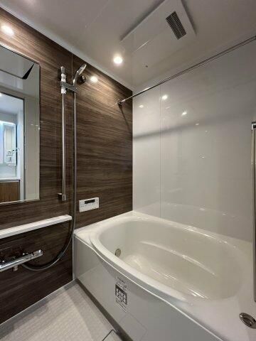 2LDK Apartment for Sale in Nishi-Koyama, Shinagawa, Tokyo - Thumbnail 4
