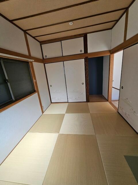 2SLDK Detached House for Sale in Kobe's Hyogo Ward - Thumbnail 3