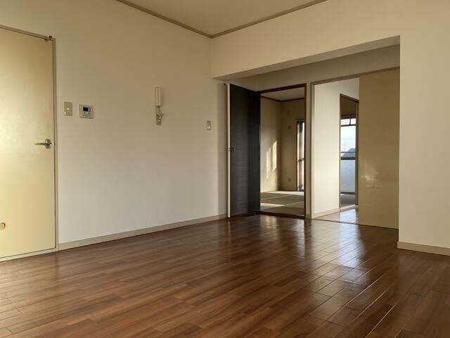 2LDK Apartment for Rent in Kiyose, Tokyo with Free Parking & Internet - Thumbnail 4