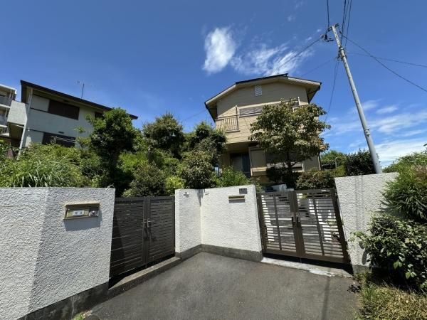 Yokohama Tsurumi House with Separate Building | 601.8 sqm Land - Thumbnail 3
