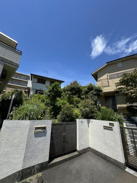 Yokohama Tsurumi House with Separate Building | 601.8 sqm Land - Thumbnail 4