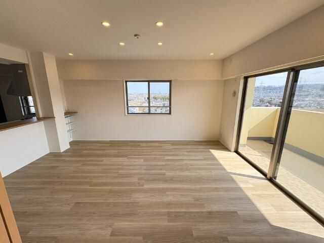 3LDK Apartment for Sale in Hino City, Tokyo - Thumbnail 3