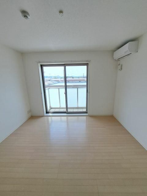 1LDK Apartment for Rent in Fukushima City, Fukushima Prefecture - Thumbnail 2