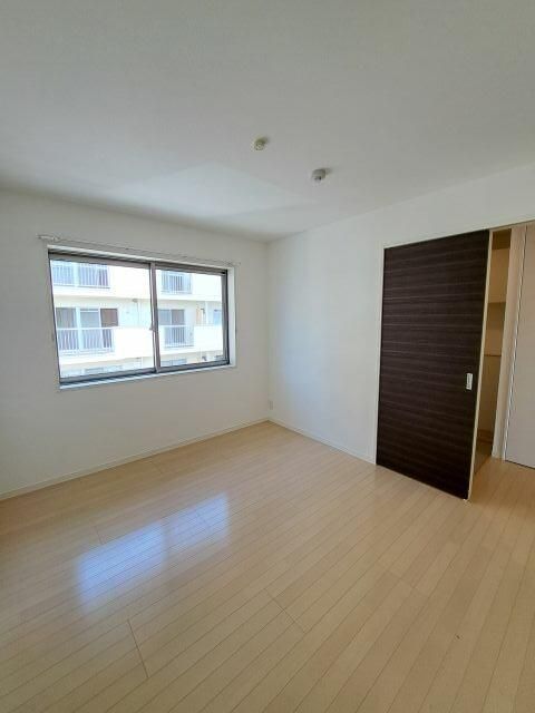 1LDK Apartment for Rent in Fukushima City, Fukushima Prefecture - Thumbnail 4