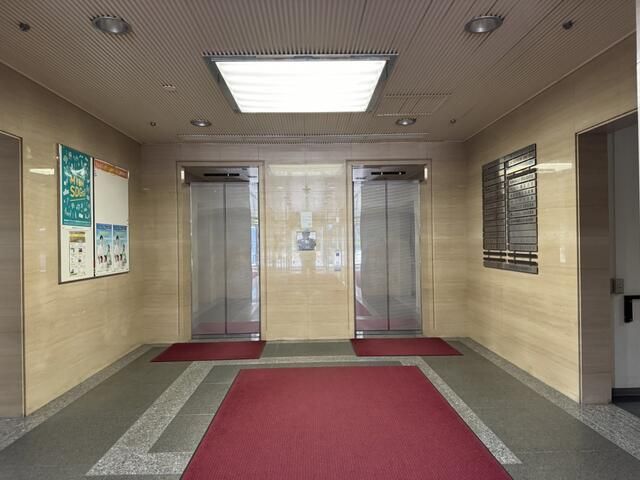 Office Space for Rent in Toyama City - 97.52m² - Thumbnail 2