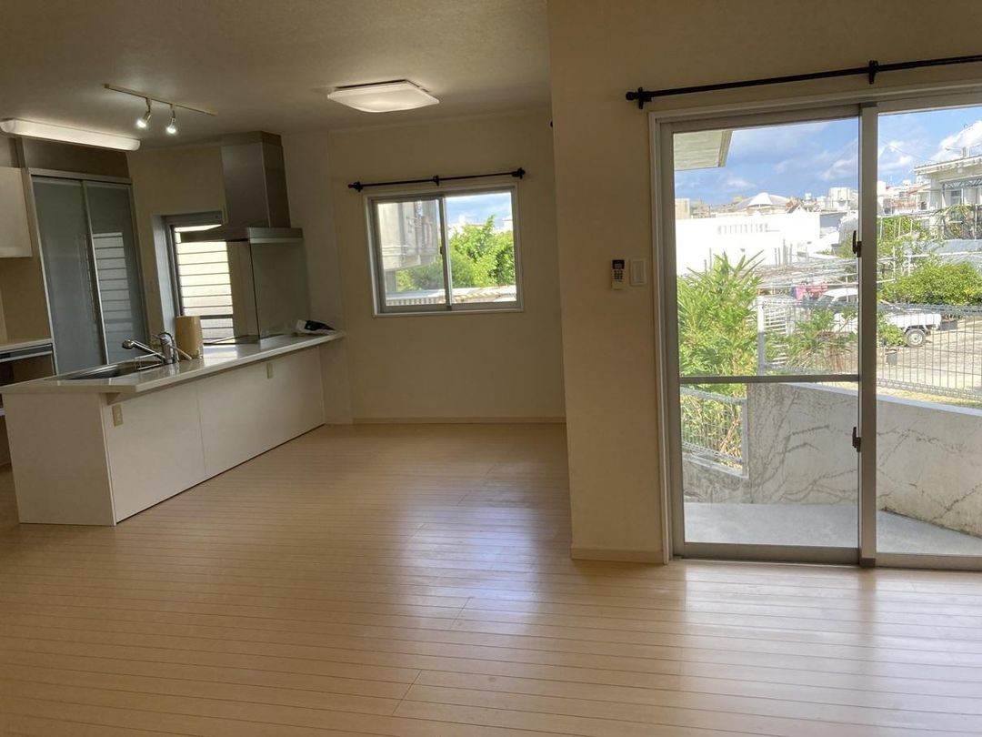3LDK Detached House in Okinawa City with Free Parking - Image 22
