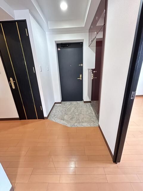 Spacious 3LDK Apartment for Rent in Central Sapporo, Hokkaido - Thumbnail 2