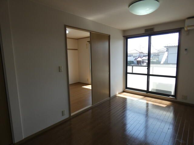 1LDK Apartment for Rent in Moroyama, Saitama - 40.90 sqm - Thumbnail 2