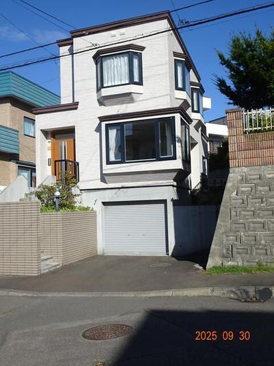 4LDK House for Sale in Sapporo's Toyohira Ward with Basement — Image 7, Toyohira, Hokkaido