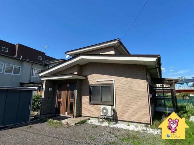 4LDK House for Sale in Hakodate, Hokkaido with Garden and Parking - Thumbnail 2