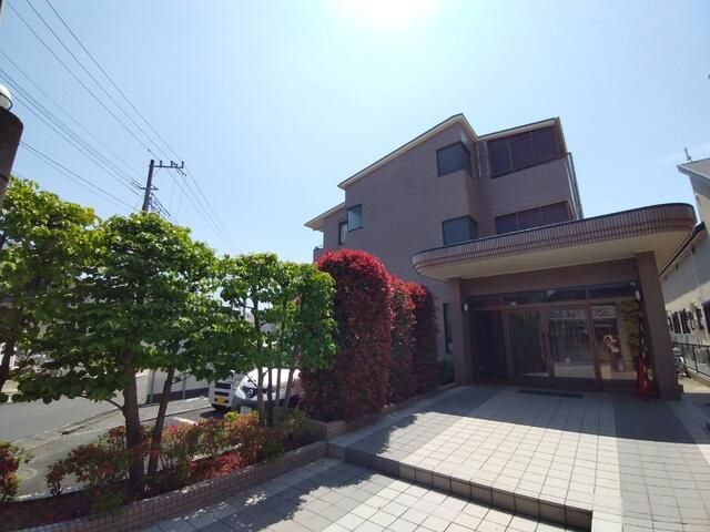 3LDK Apartment for Rent in Chofu City, Tokyo - Thumbnail 2