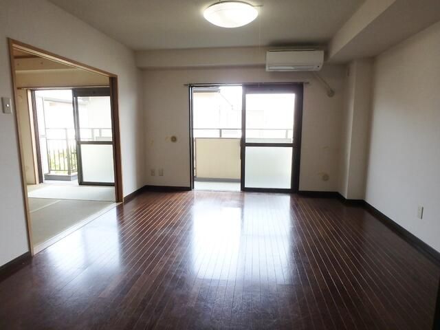3LDK Apartment for Rent in Chofu City, Tokyo - Thumbnail 4