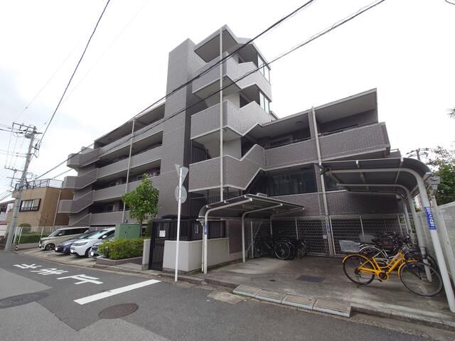 3LDK Used Condominium for Sale in Makuhari-cho, Chiba City, 61 sqm - Thumbnail 2