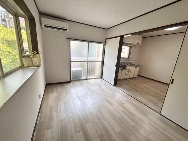 1DK Apartment for Rent in Zushi, Kanagawa - 33sqm - Thumbnail 3