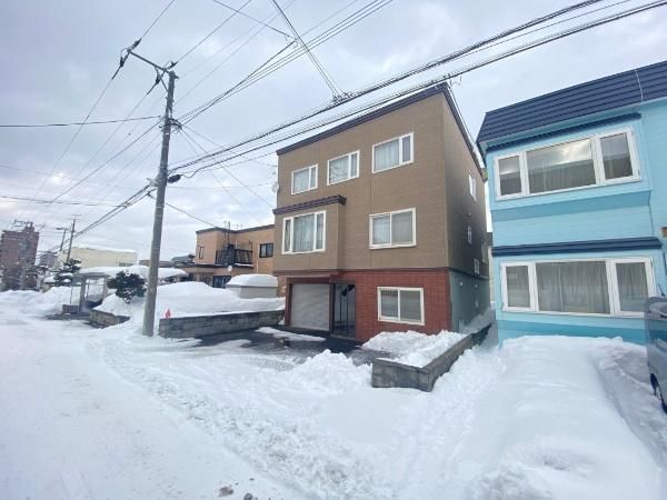8LDK+Office House for Sale in Sapporo Shiroishi-ku, Hokkaido - Thumbnail 3