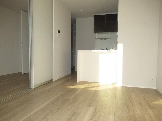 Modern 1LDK Apartment for Rent in Mitaka, Tokyo - Thumbnail 4
