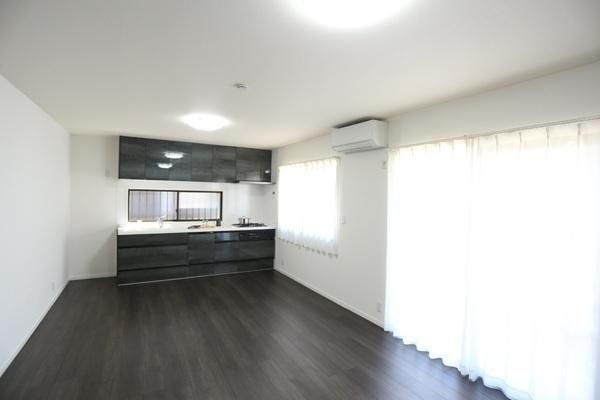 Renovated 6LDK House in Nagoya's Chikusa Ward with 287sqm Land - Thumbnail 3
