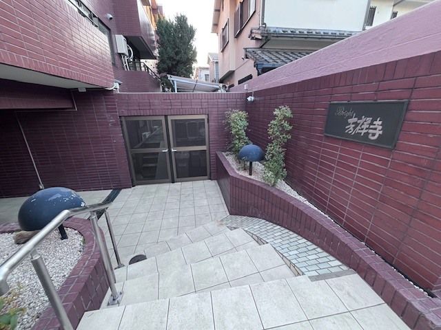 Bright Kichijoji 102 Studio Apartment for Sale in Musashino, Tokyo - Thumbnail 4
