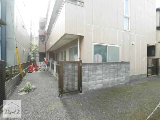 1992 Apartment Building for Sale in Kita Ward, Tokyo - 418.64 sqm - Thumbnail 4