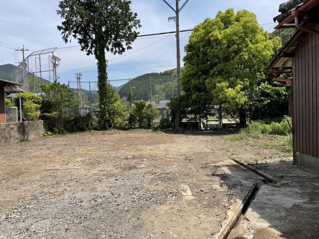 Large 6LDK House on 780sqm Lot in Sasebo, Nagasaki - Thumbnail 3