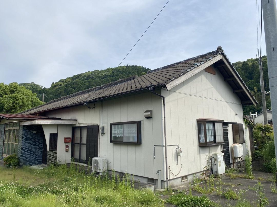 Large 6LDK House on 780sqm Lot in Sasebo, Nagasaki - Thumbnail 2