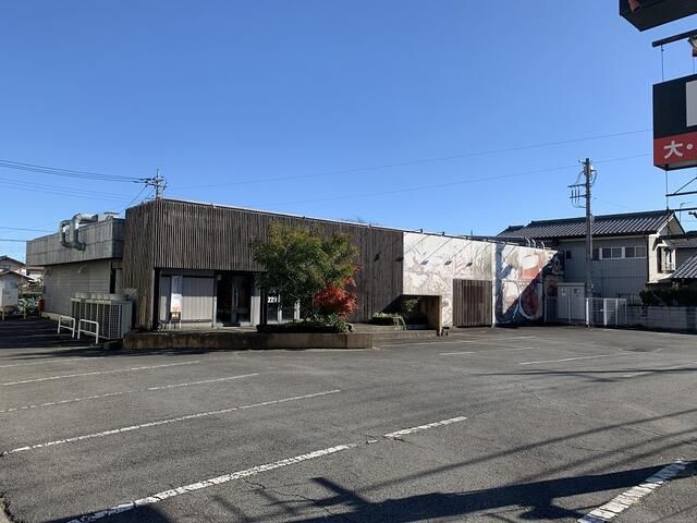 Large Rental Shop Building in Maebashi, Gunma - 304.85 sqm - Thumbnail 2