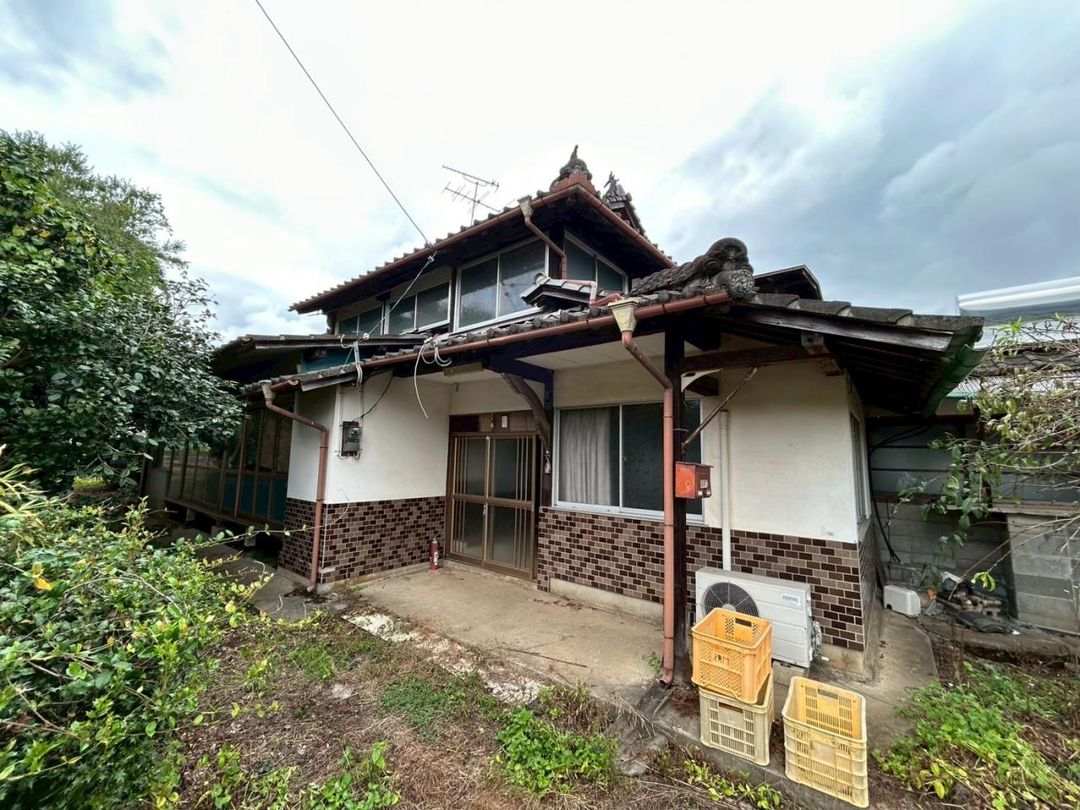 1925 Wooden House on 716sqm Land with Extra Plots in Kumamoto - Thumbnail 2