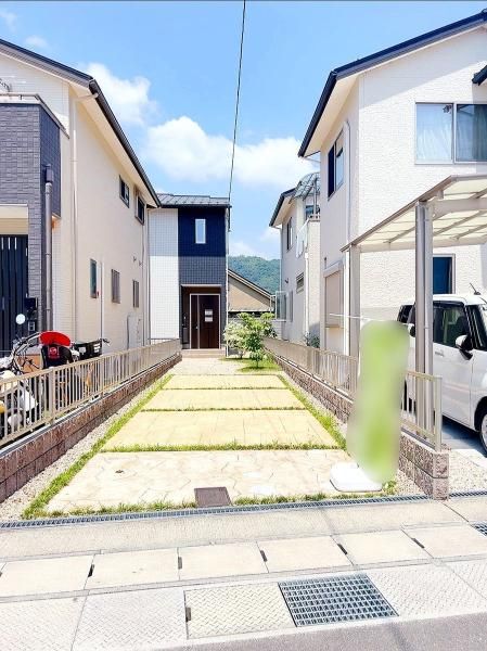 4LDK Modern House for Sale in Kyoto's Kita Ward - Thumbnail 2