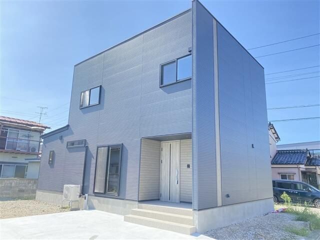 New 4LDK ZEH House in Toyama City's Kureha District - Main Image