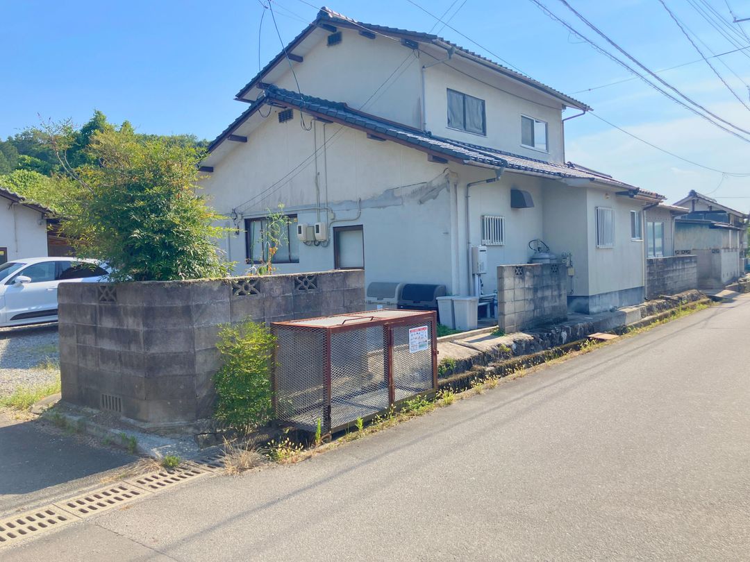 7DK House for Sale in Akaiwa, Okayama with Large Garden - Thumbnail 3