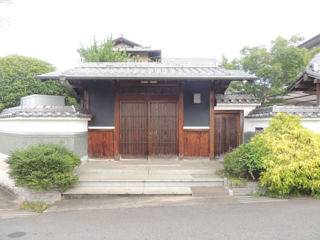 Traditional 6LDK Japanese House on Large Plot in Okayama - Image 1